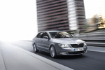 Skoda Superb (2008). Front
