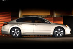 Nissan Altima. Side