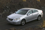 Lexus ES. Front