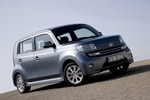 Daihatsu Materia. Front